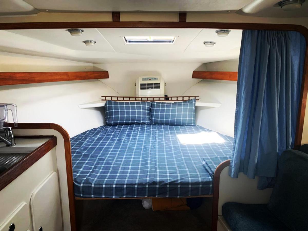 Cozy Private Two Rooms Yacht In Barcelona With Free Parking 圣阿德里安-德贝索斯 外观 照片